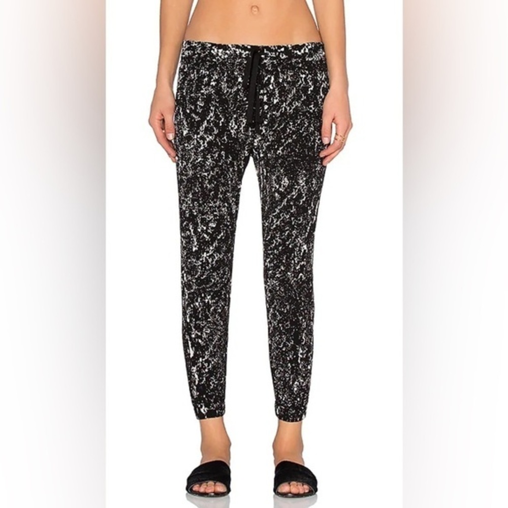 Revolve Enza Costa Lounge Pant in Chalk Print size 1
